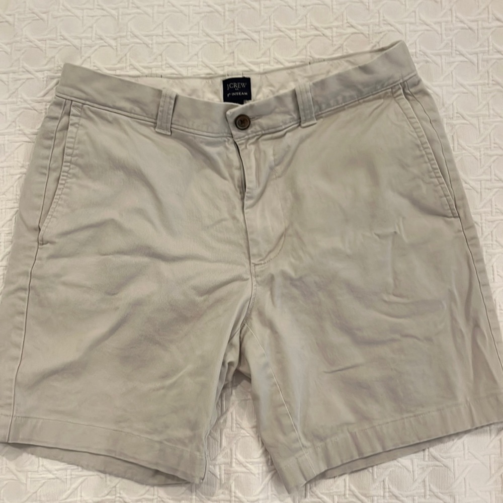 Men’s J. Crew khaki shorts - 31 9” inseam